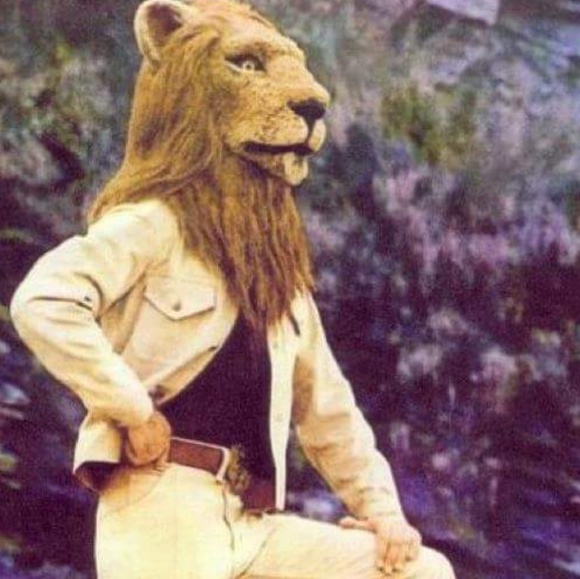 Meet your Posher, crimson luna - Picture 1 of 1